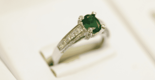 emerald engagement ring style
